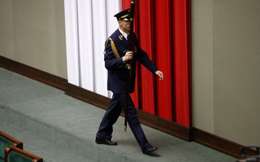 Sejm: Strażników jest za mało. 80 nadgodzin w miesiącu