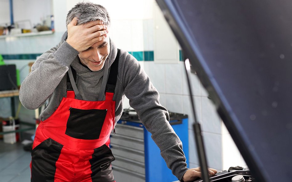 Małe firmy motoryzacyjne toną w długach