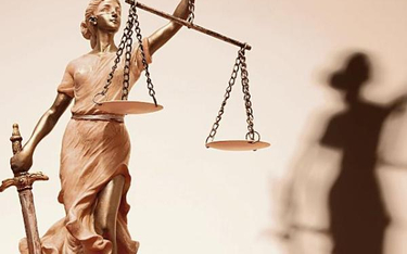 Zasada legalizmu a zasada praworządności w sądowym wymiarze sprawiedliwości