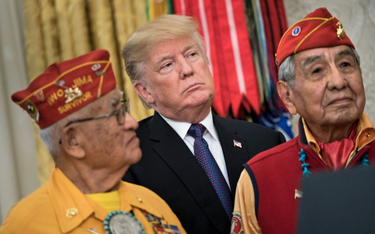 Trump obraża Indian oddając im cześć. Mówi o "Pocahontas"