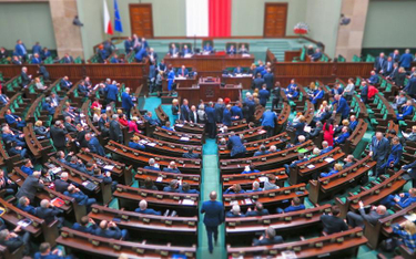 Tryb pracy izby poselskiej próbowali zmienić także poprzedni marszałkowie Sejmu – z miernym skutkiem