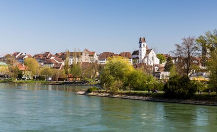 Szwajcaria: Uchodźca w areszcie za pocałunek