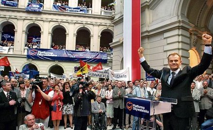 Donald Tusk to od lat faworyt sondaży. Osiągał w nich wyniki sięgające nawet 50 proc. poparcia. Najn