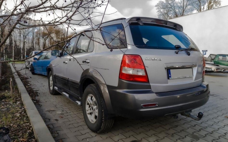Za nieprawidłowo zamontowany lub niezarejestrowany hak holowniczy grozi nawet 500 zł mandatu