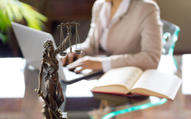 Sytuacja kobiet w branży prawniczej – jak ją poprawić