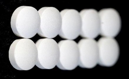 Zdrowi ludzie nie powinni przyjmować aspiryny bez powodu