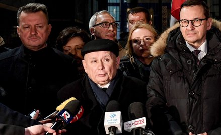 Politycy PiS przed budynkiem Prokuratury Krajowej