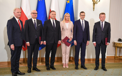 Andrzej Duda powołał do rządu trzech ministrów: Włodzimierza Tomaszewskiego (pierwszy z lewej), Zbig