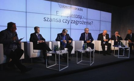 W debacie wzięli udział: Jerzy Jurczyński (eSmoking Institute), prof. Andrzej Sobczak ze Śląskiego U