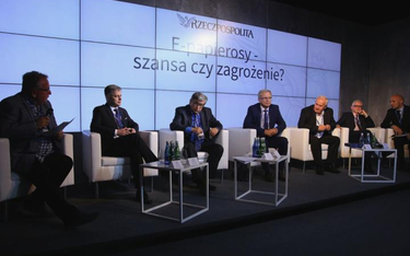 W debacie wzięli udział: Jerzy Jurczyński (eSmoking Institute), prof. Andrzej Sobczak ze Śląskiego U