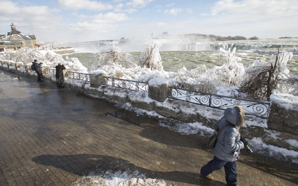Mróz sparaliżował Niagarę