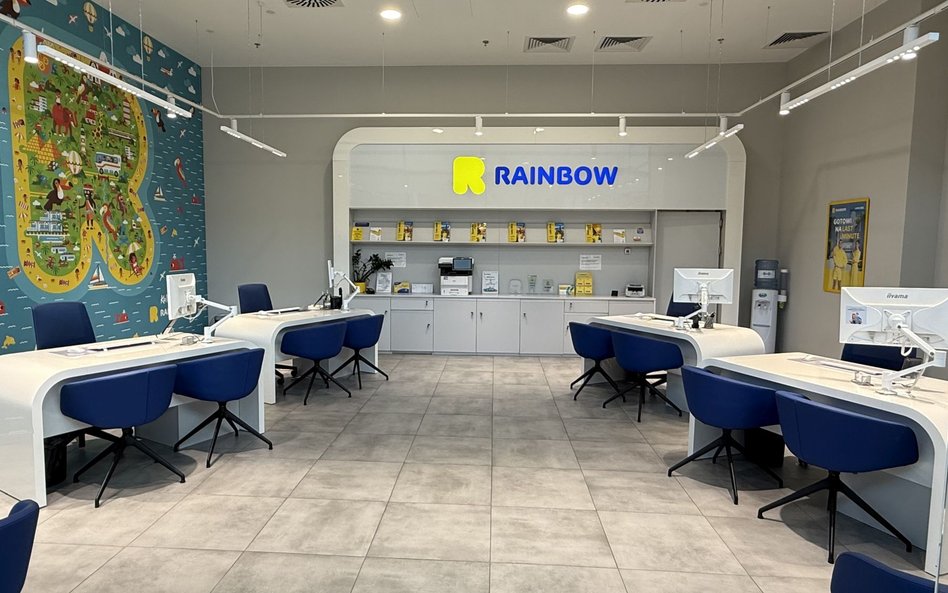 Wnętrze salonu sprzedaży Rainbowa w krakowskim centrum handlowym Bonarka City Center