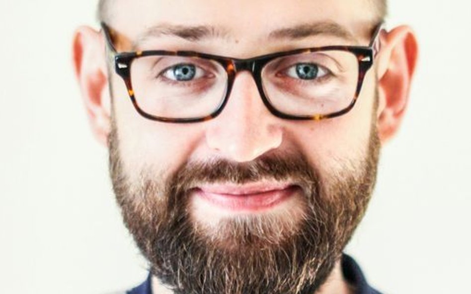 Kuba Wojtaszczyk napisał ostrą satyrę na młode pokolenie poznaniaków „Kiedy zdarza się przemoc, lubi