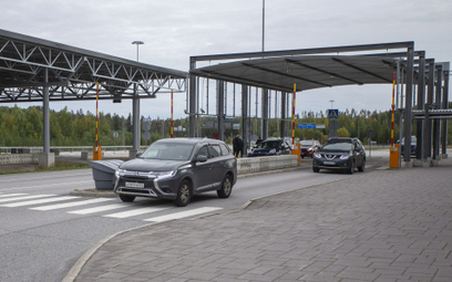 Samochody z rosyjskimi tablicami rejestracyjnymi wjeżdżają do Finlandii