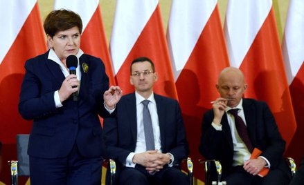 Beata Szydło oddaje część władzy Mateuszowi Morawieckiemu