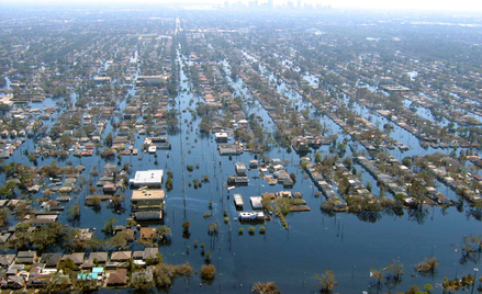 Powódź w Nowym Orleanie w sierpniu 2005 roku była następstwem huraganu Katrina. Zginęły 1392 osoby. 