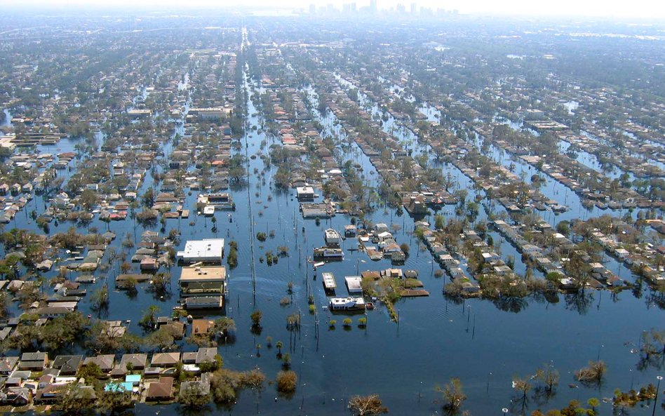 Powódź w Nowym Orleanie w sierpniu 2005 roku była następstwem huraganu Katrina. Zginęły 1392 osoby. 