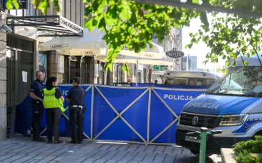 Policja na miejscu strzelaniny w okolicy jednego z hoteli przy ulicy Święty Marcin w Poznaniu