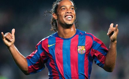 Cenne napisy: koszulka bez nadruku (rok 2005, Ronaldinho)