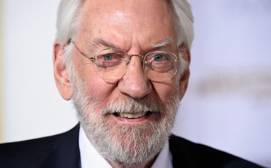 Donald Sutherland na premierze filmu "Igrzyska śmierci: Kosogłos. Część 1", zdjęcie z 2014 r.