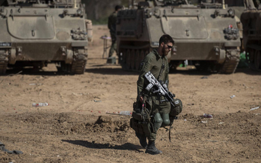 Izrael wycofuje część wojsk z południa Strefy Gazy