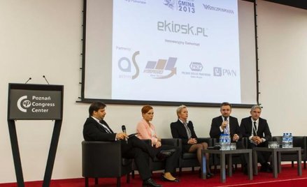 Uczestnicy panelu: Marcin Kowalczyk z e-Kiosku (moderator); Magdalena Buczkowska, sekretarz powiatu 
