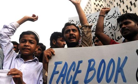 Pakistan odcina się od świata