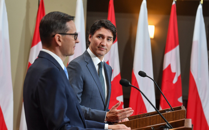 Premier Mateusz Morawiecki i premier Kanady Justin Trudeau podczas konferencji prasowej w Toronto