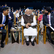 Premier Wielkiej Brytanii Rishi Sunak, premier Indii Narendra Modi i szef Banku Światowego Ajay Bang