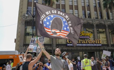 Twitter zawiesza konta szerzące teorię spiskową QAnon