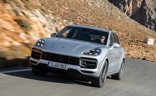 Trzecia generacja Porsche Cayenne Turbo z 2017 roku.