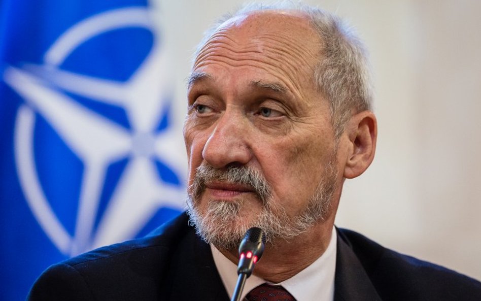 Szef MON wykorzystał cały limit na cele reprezentacyjne