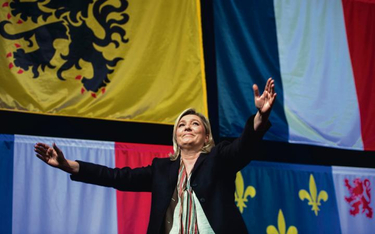 Wiec przedwyborczy w Lille, lilie Burbonów i lew Pikardii w tle: czy Marine Le Pen zdobywa poparcie 
