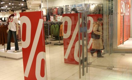 Na wyprzedaże przyjdzie jeszcze sporo poczekać