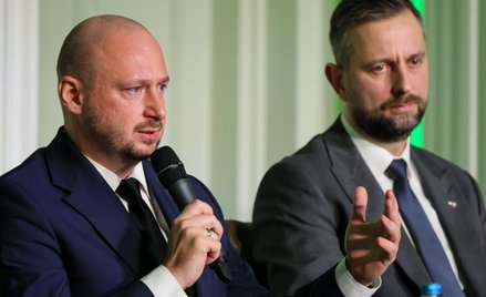 Wicepremier, minister obrony narodowej Władysław Kosiniak-Kamysz (P) i szef BBN Jacek Siewiera (L) p
