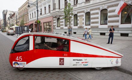 Łódzki bolid solarny pościga się w RPA