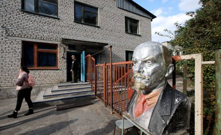 Popiersie Lenina na terenie elektrowni jądrowej w Czarnobylu, obwód kijowski