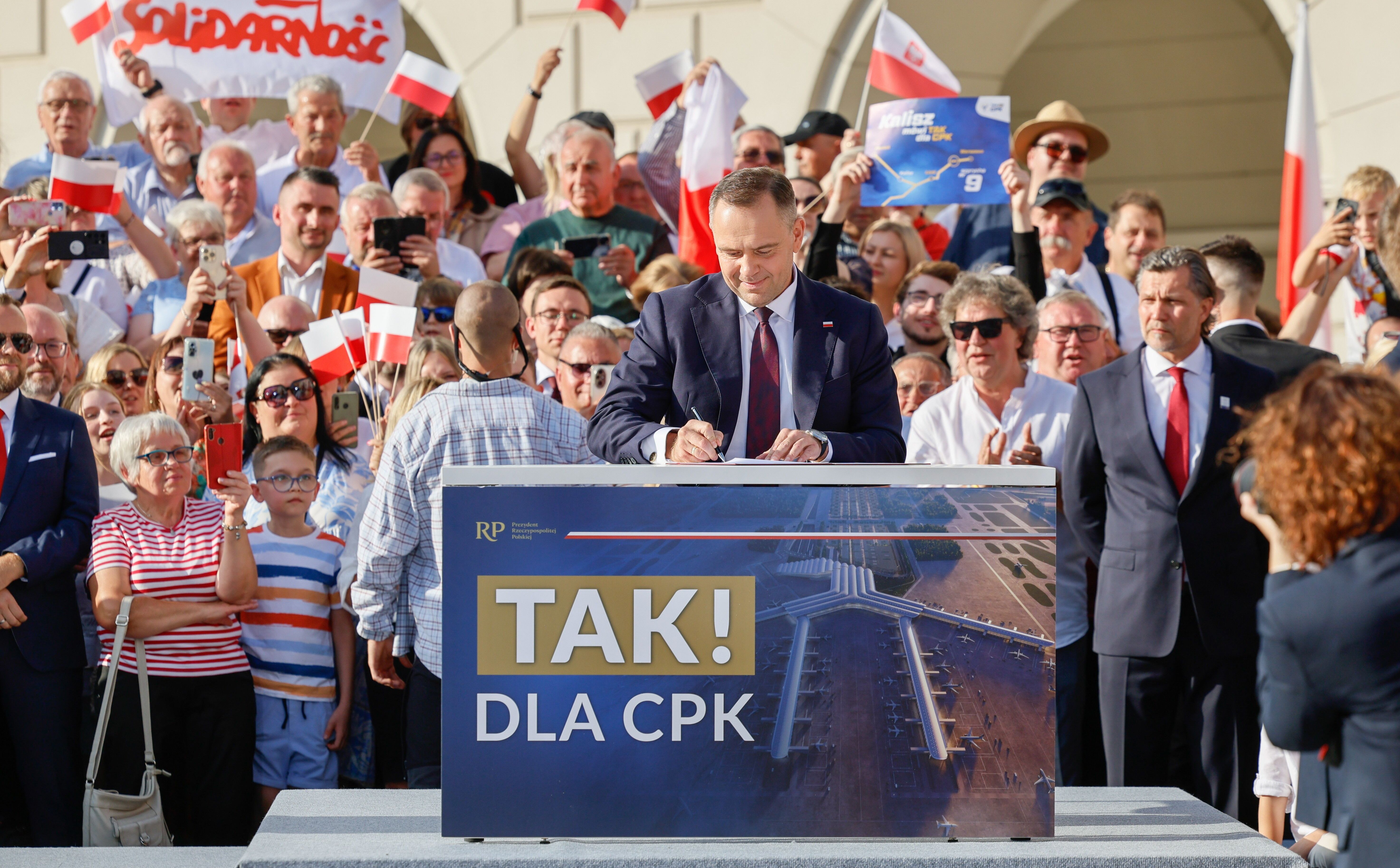 Artur Bartkiewicz: KPO, CPK i oranżeria w kebabie, czyli spektakularna katastrofa rządu