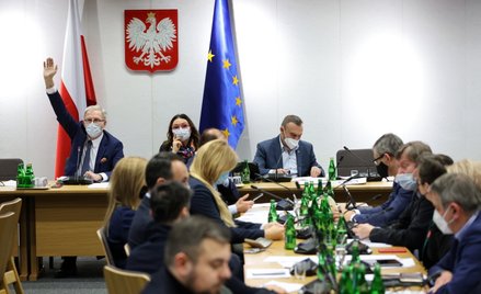 Komisja zdrowia przerwała obrady nad "lex Kaczyński". Trwały kwadrans
