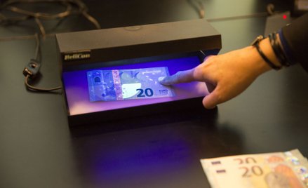 EBC zachęca obywateli do starannego oglądania wątpliwych banknotów
