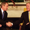 19 grudnia 2000 r. prezydent Bill Clinton (1. z prawej) i prezydent elekt George W. Bush spotkali si