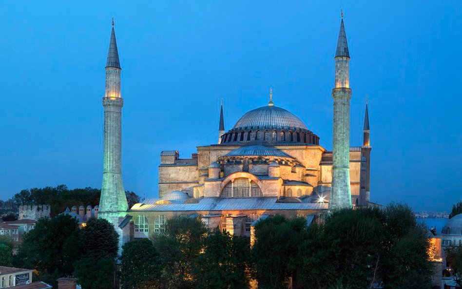 Hagia Sophia w Stambule przez 916 lat służyła chrześcijanom, a przez kolejnych 481 lat muzułmanom. O