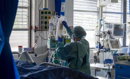 PILNE Koronawirus w Polsce. Powyżej 1200 nowych zakażeń. Zmarło 135 osób