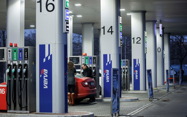 Stacja Benzina w Pradze, należąca do Unipetrolu
