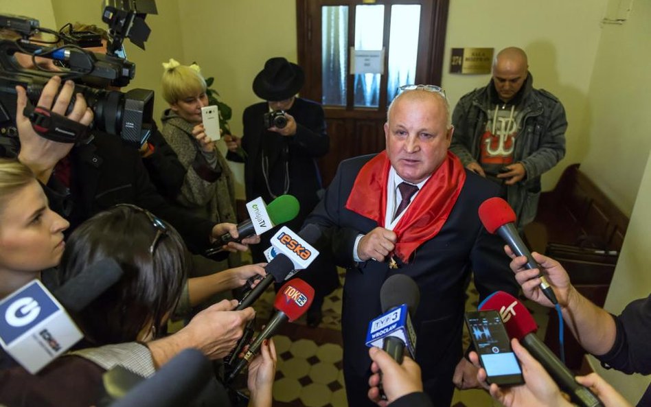 Wyrok sądu za spalenie kukły Żyda: 10 miesięcy więzienia