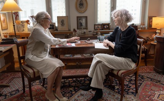 Maja Komorowska i Agnieszka Glińska „Po co ten spacerek?"