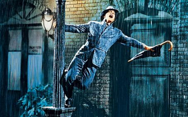Zakochany po uszy i obojętny na deszcz Gene Kelly w „Singing in the Rain” (1952)