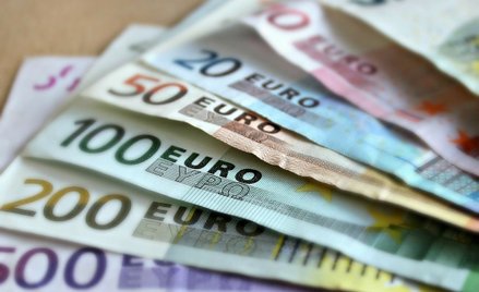 Irlandia: Złamał w pracy stopę. 224 tys. euro odszkodowania dla Polaka