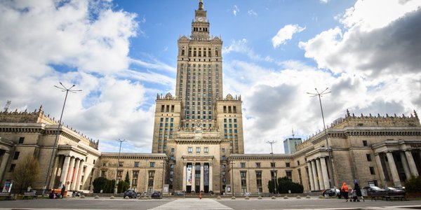 Zamurowani robotnicy i tajna stacja kolejowa? Pałac Kultury i Nauki świętuje 70. urodziny