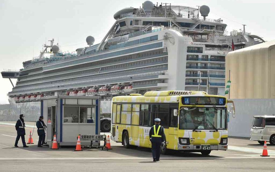 Zmarło dwoje pasażerów "Diamond Princess" zarażonych wirusem